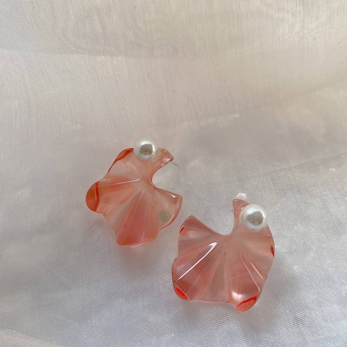 WAVE PLEATED THREE-DIMENSIONAL EARRINGS