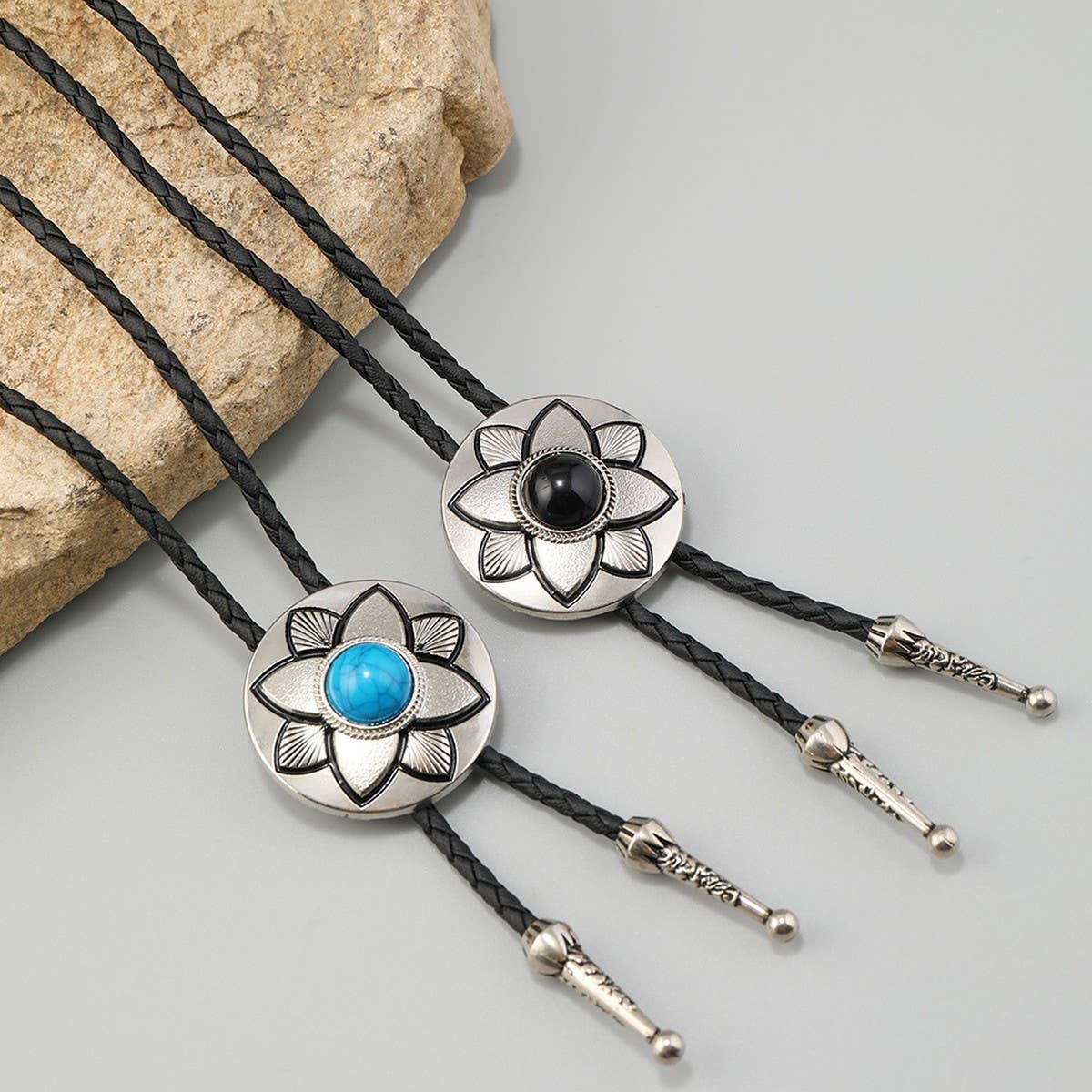 CREATIVE FLOWER ADJUSTABLE LEATHER NECKLACE