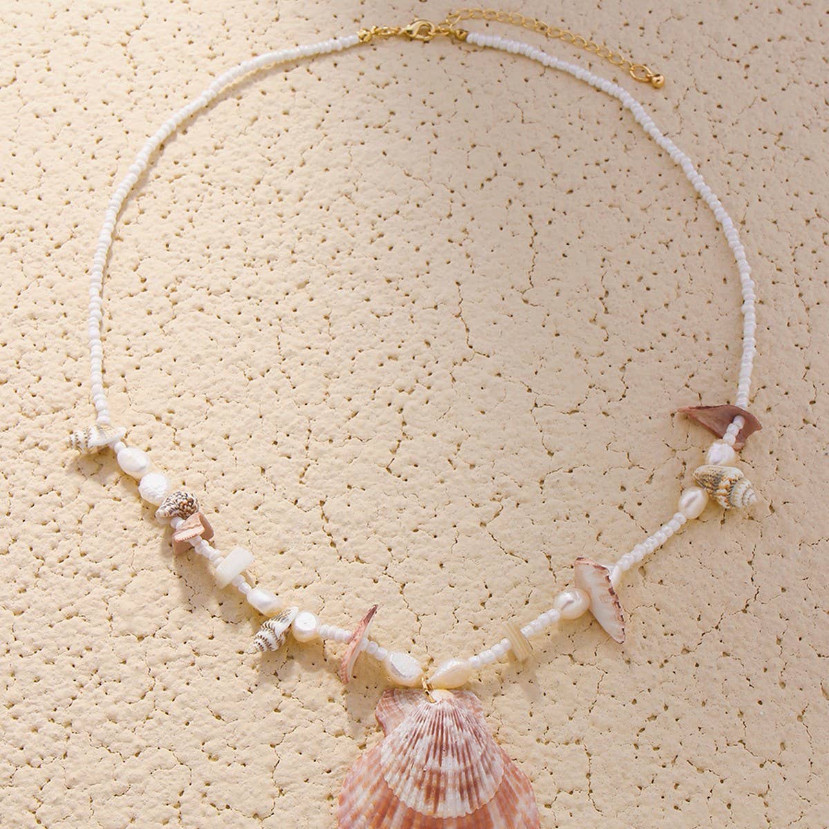 BEACH SHELL OCEAN SCALLOP PENDANT NECKLACE_CWAJE1561
