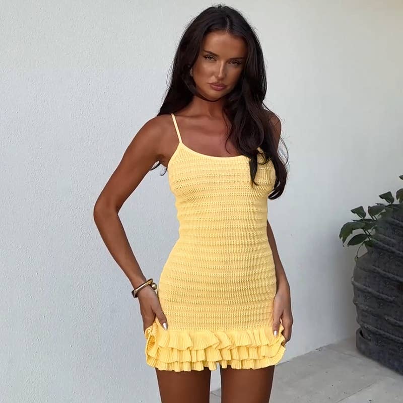 Sexy solid halter halter dress with ruffles