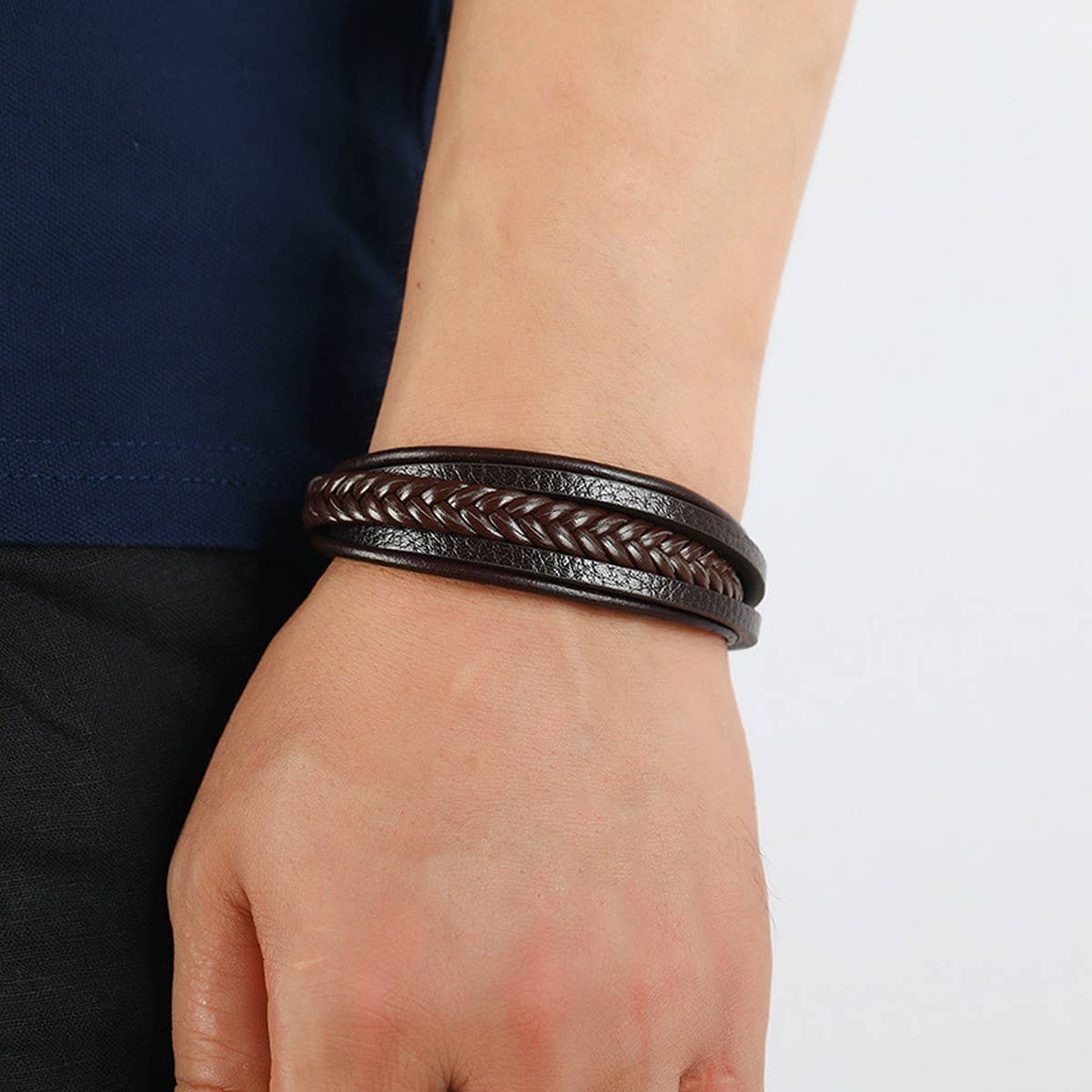 SIMPLE BRAIDED LEATHER MAGNET CLASP BRACELET_CWMM4471