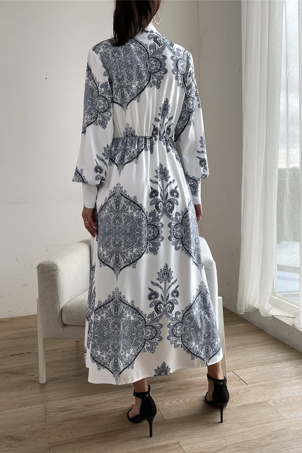 PRINTED V-NECK LONG SLEEVE LONG DRESS