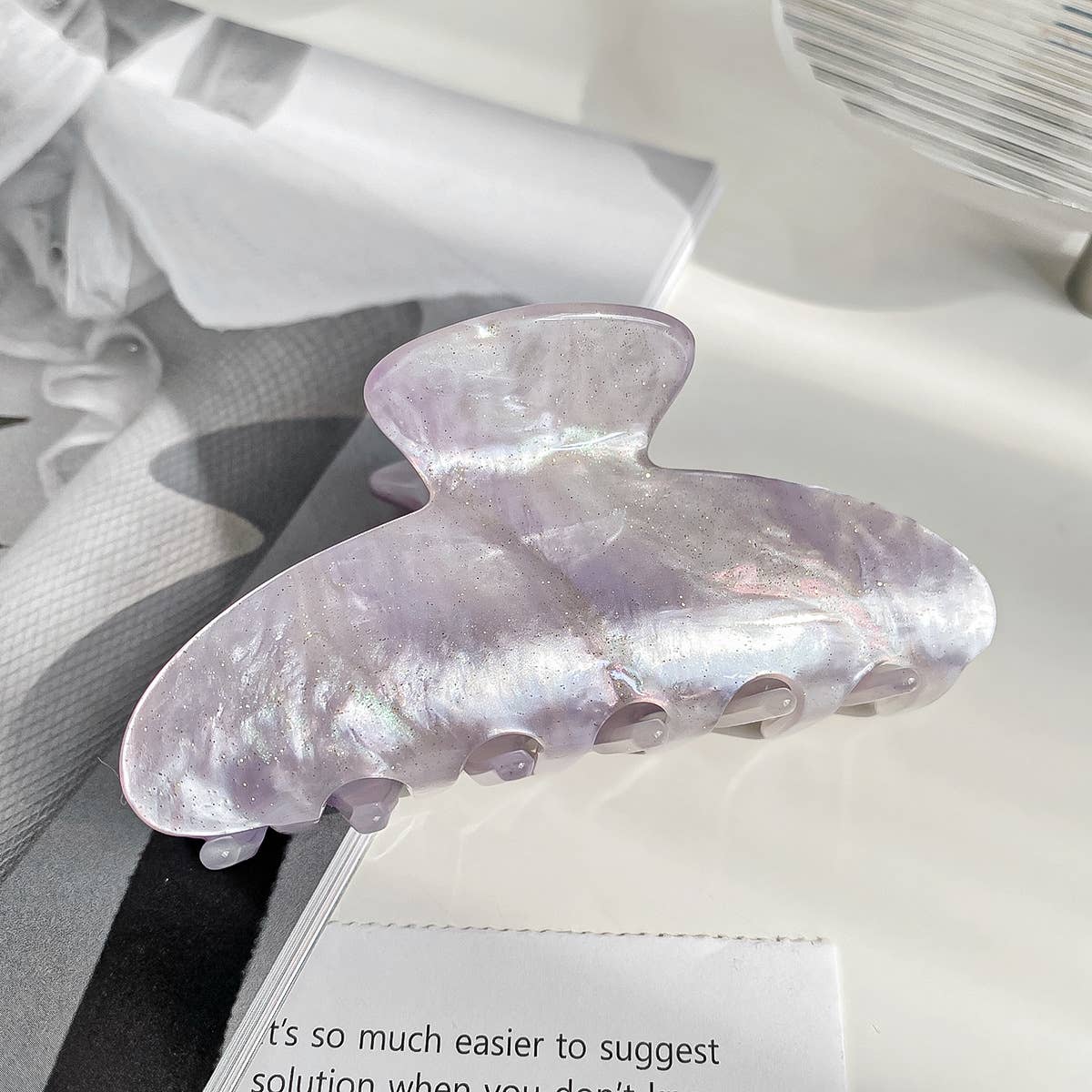 Large-size acetic acid-like jelly-colored gripper