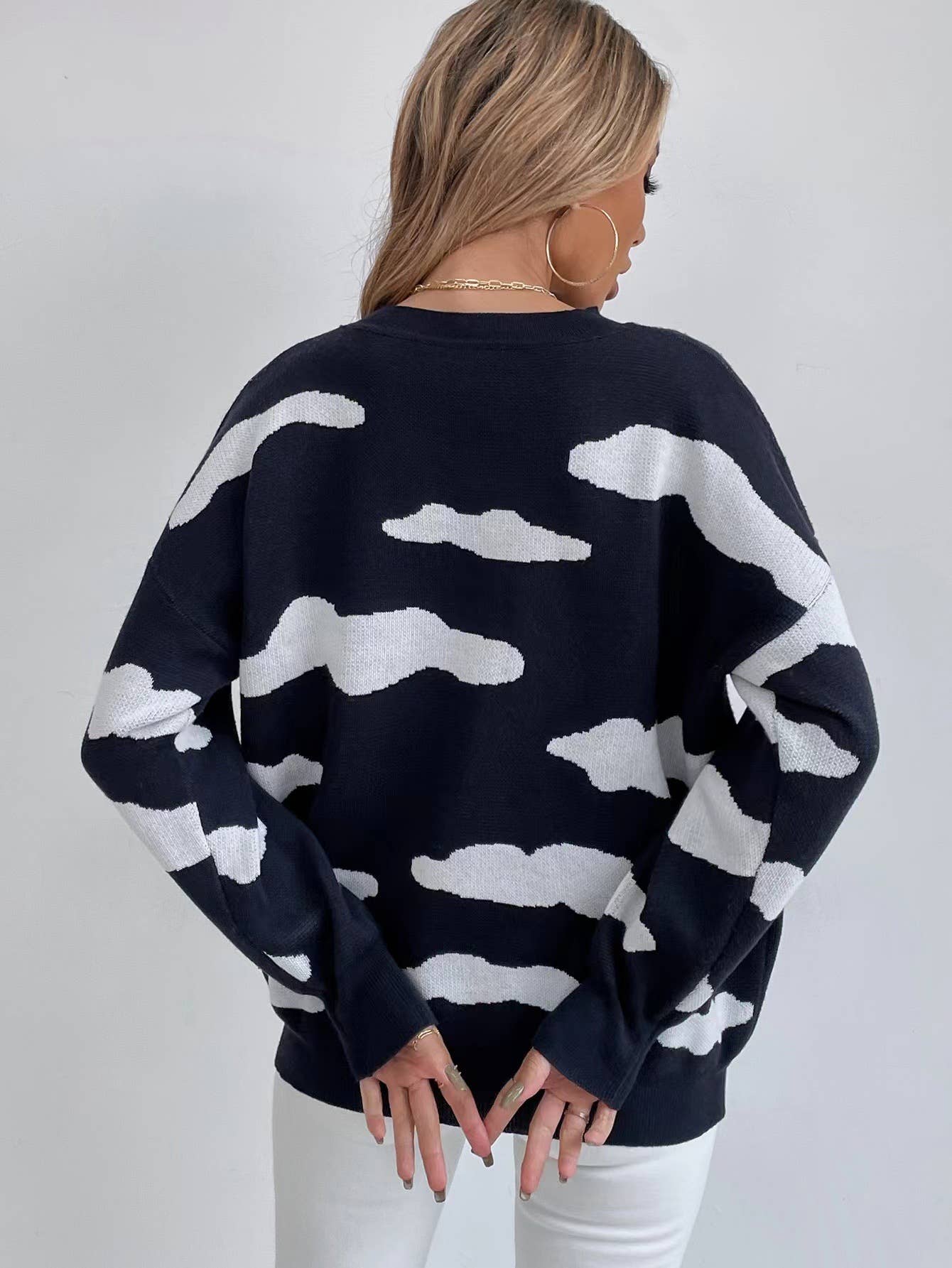Round-neck cloud jacquard knitted sweater