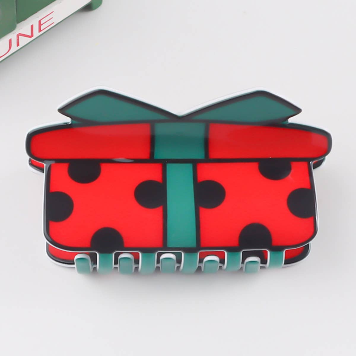 CHRISTMAS GIFT SANTA WINN CHRISTMAS TREE