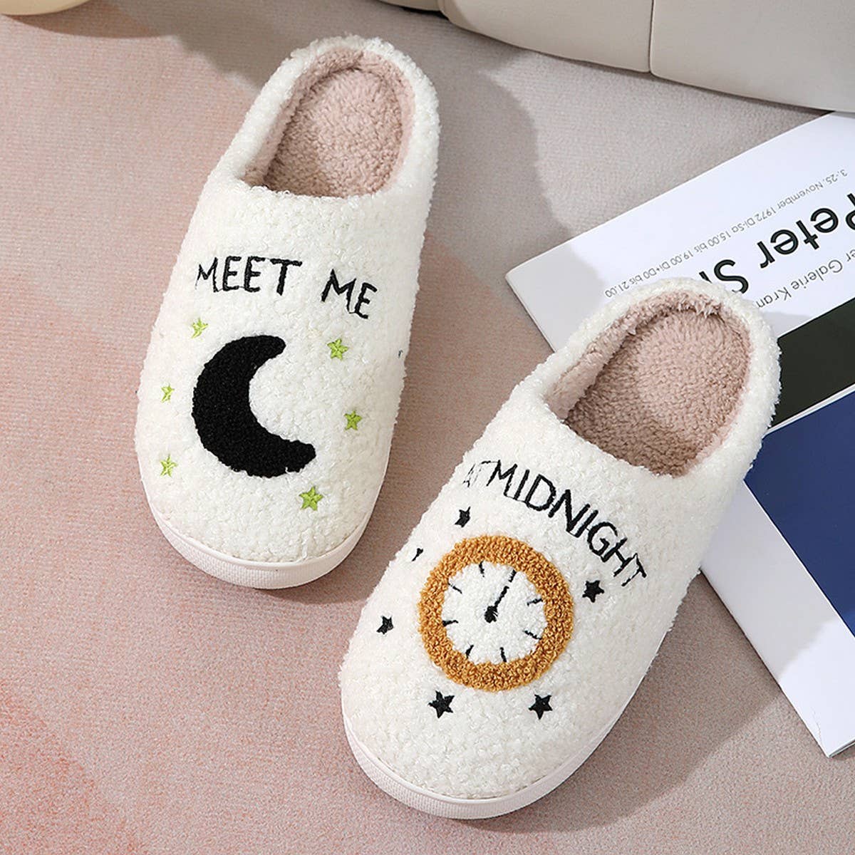 CARTOON MOON AND CLOCK PATTERN INDOOR SLIPPERS_CWSHS0255