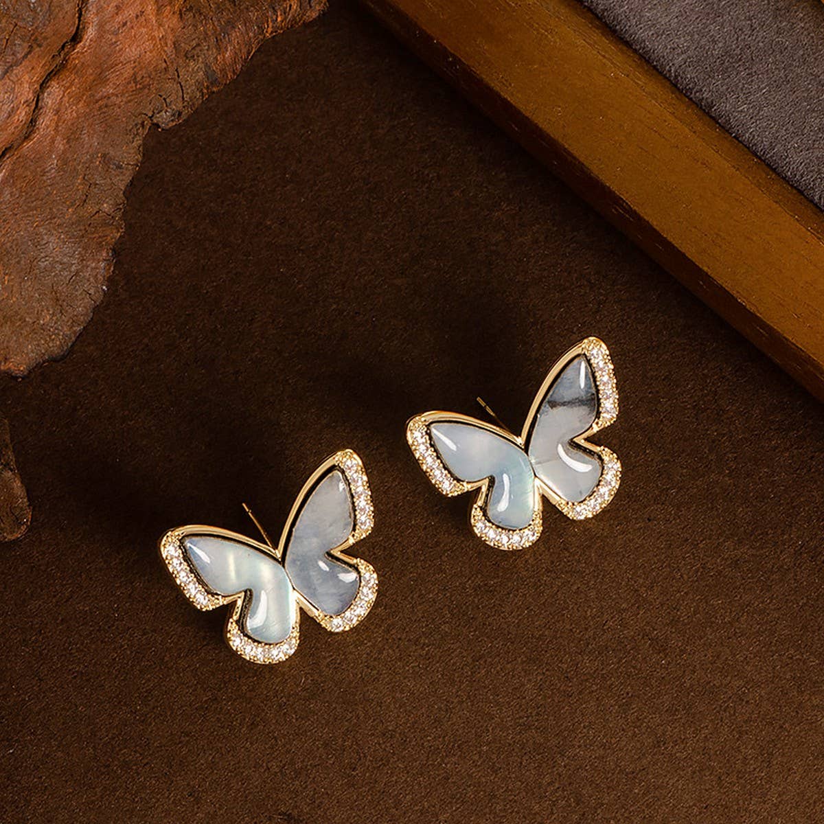 NATURAL ABALONE BUTTERFLY DIAMOND ZIRCON EARRINGS