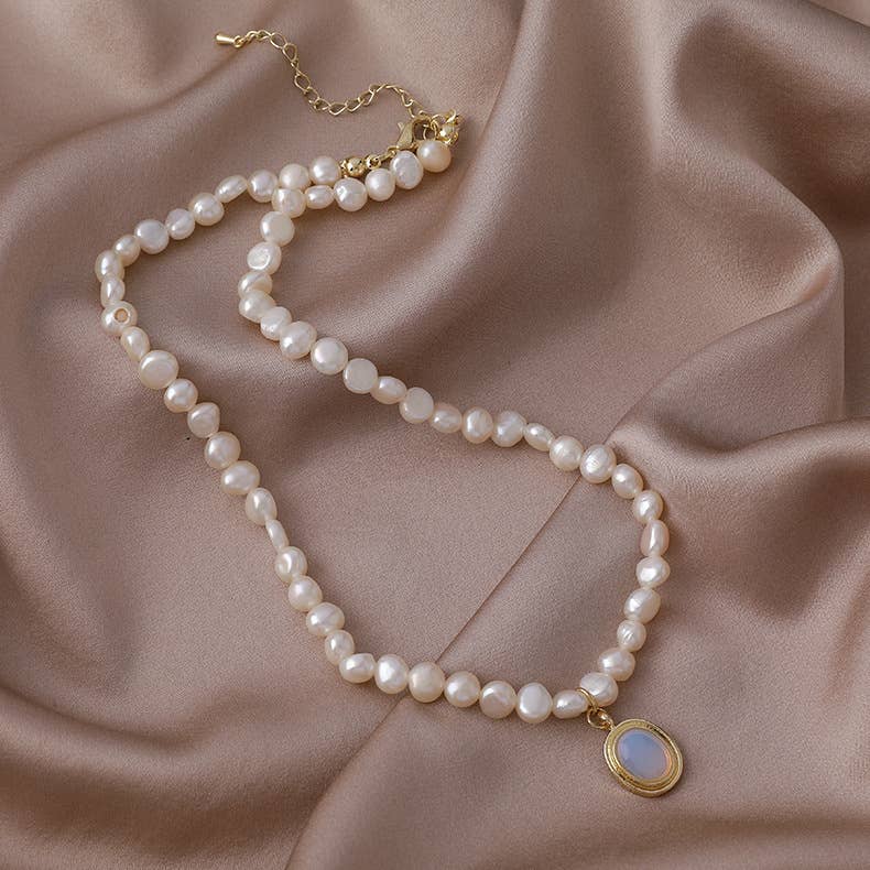 Baroque irregular retro freshwater pearl necklace
