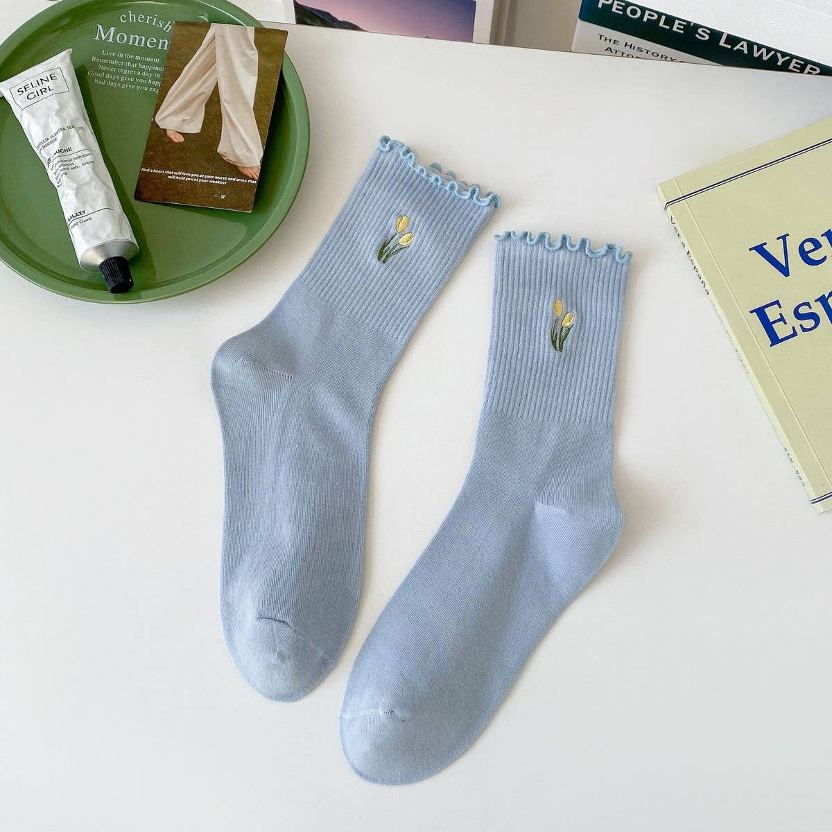 NEW ARRIVAL EMBROIDERED TULIP LACE MID-CALF SOCKS