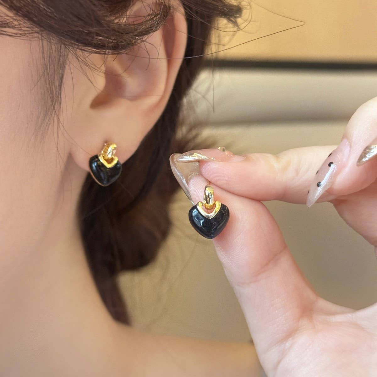 VALENTINE'S DAY BLACK HEART PENDANT EARRINGS