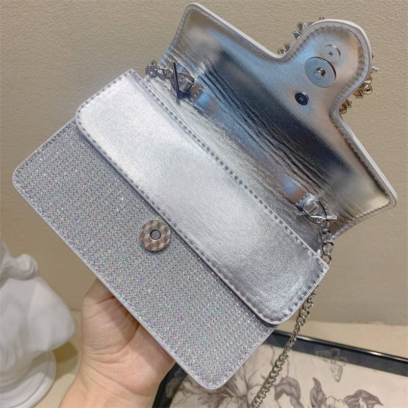 Trendy diamond-encrusted chain square bag