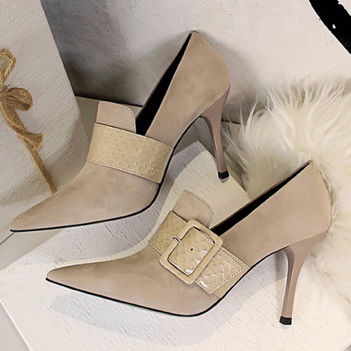 WOMEN DEEP HIGH HEELS WITH BELT BUCKLE