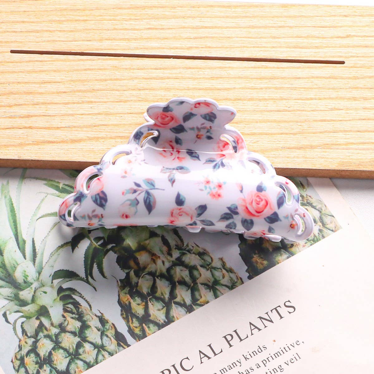 CWAHA1419_ACETIC ACID PLANT FLOWERS IRREGULAR HAIR CLAW CLIP