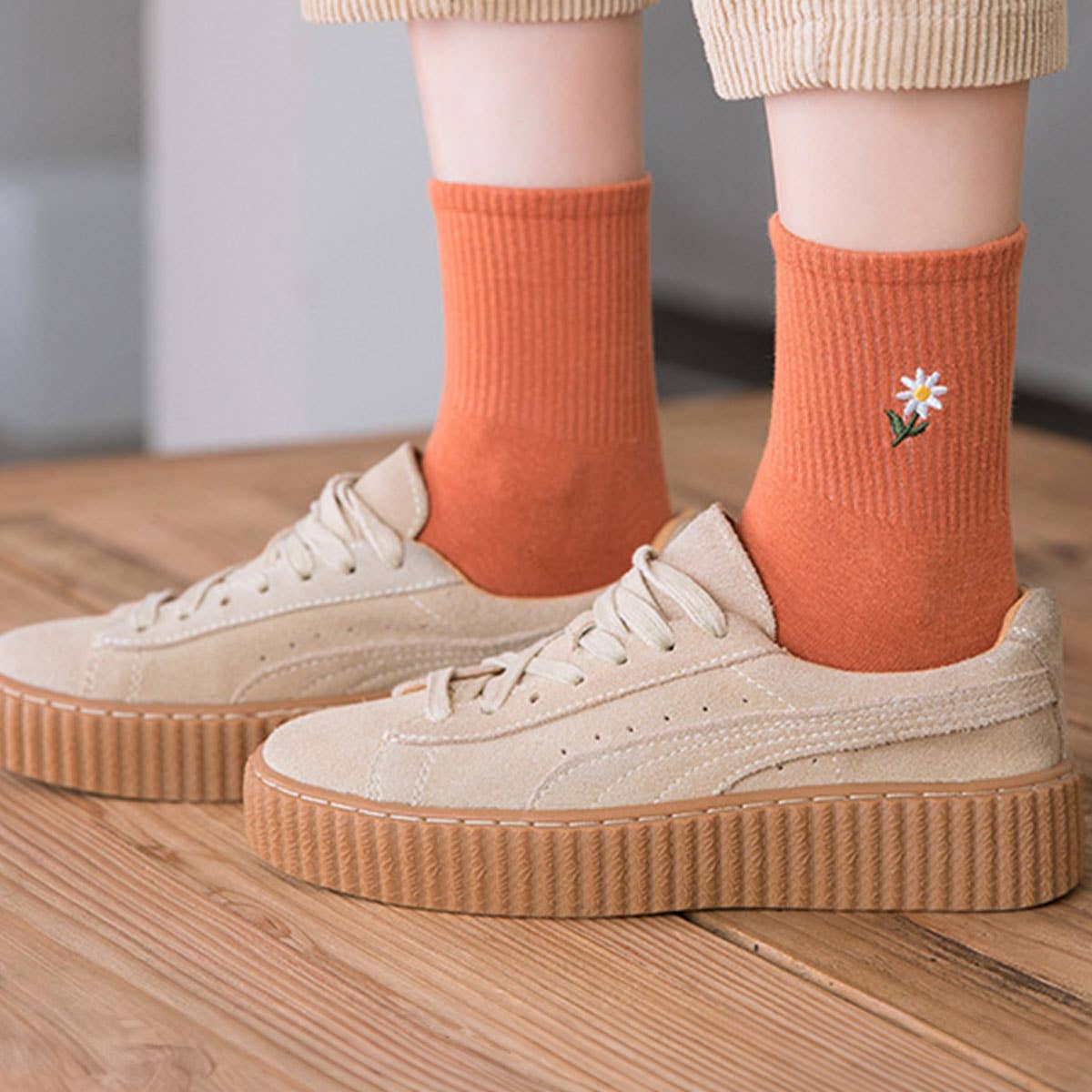 Solid Color Daisy Socks, Cotton Mid-Calf Style_CWMS088