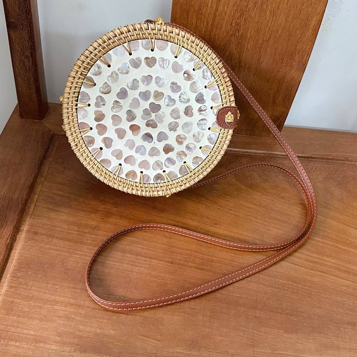 WOVEN COLORFUL SHELL SHOULDER CROSSBODY BAG_CWMM4546