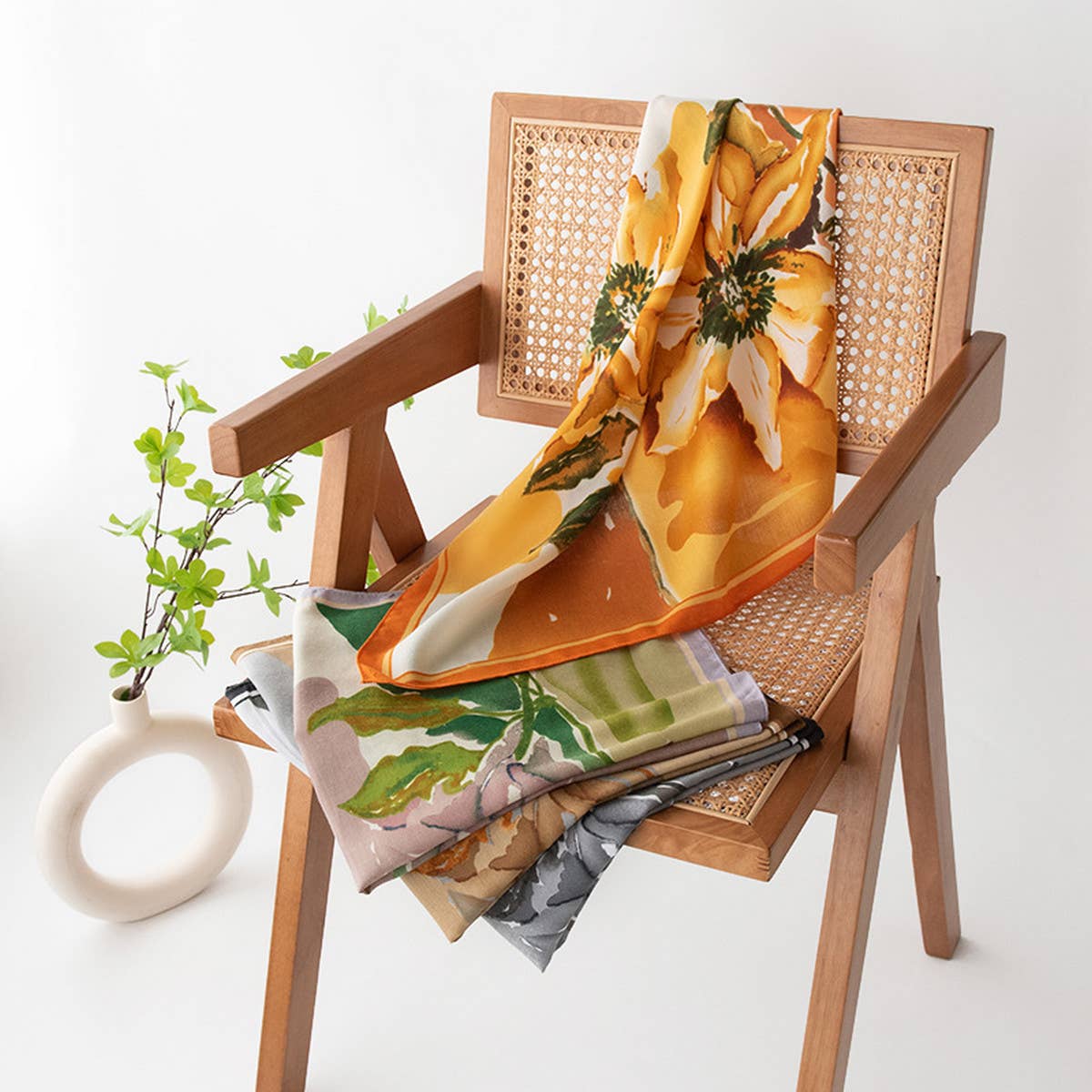 2024 NEW ARTISTIC RETRO PRINTED SQUARE SCARF_CWASC0932