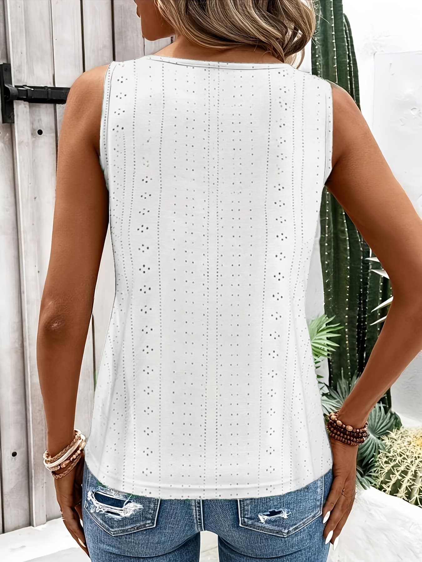 Solid-color V-neck hollowed-out halter top