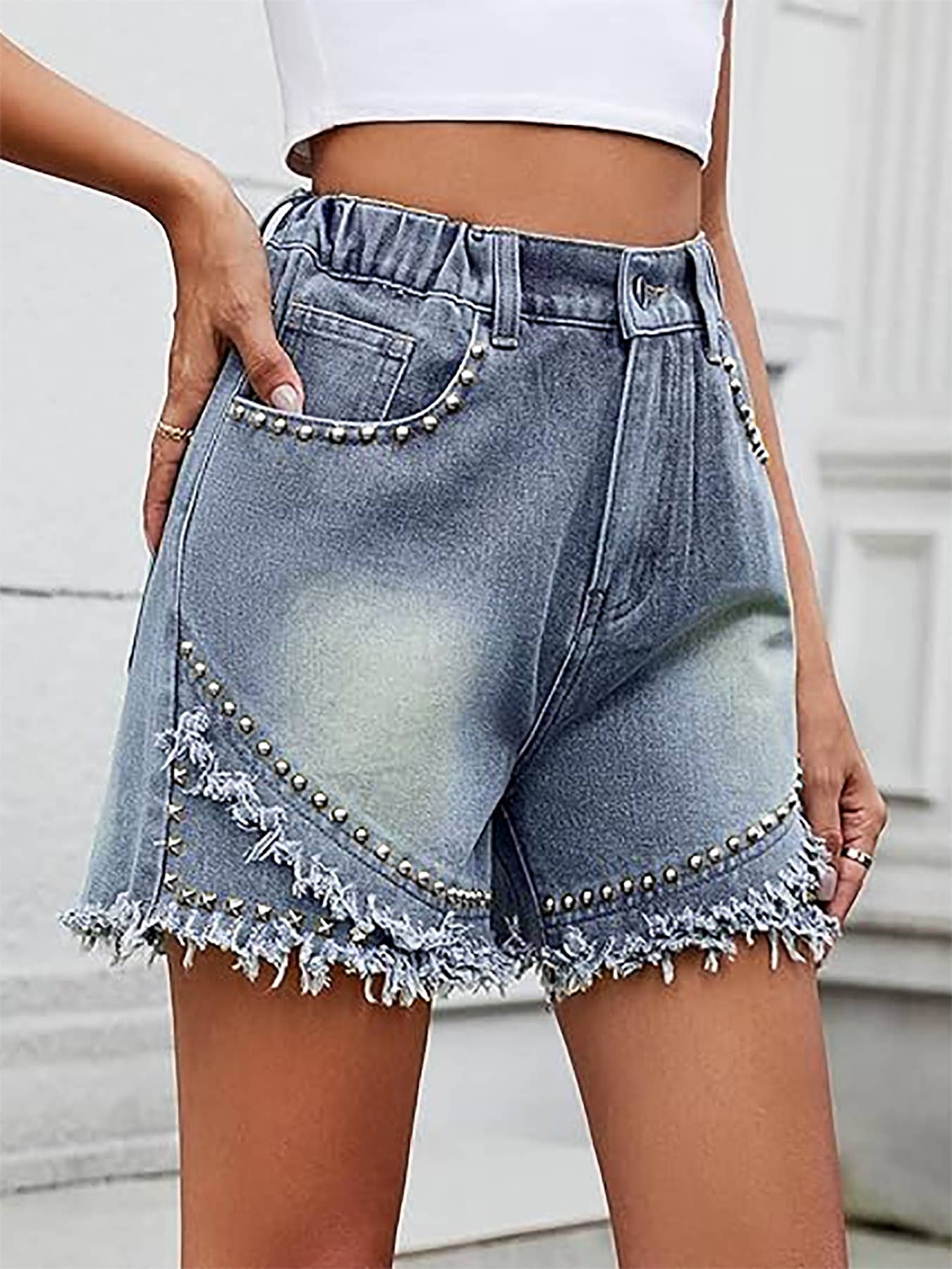 Rubber band waist rivets punk-style denim shorts