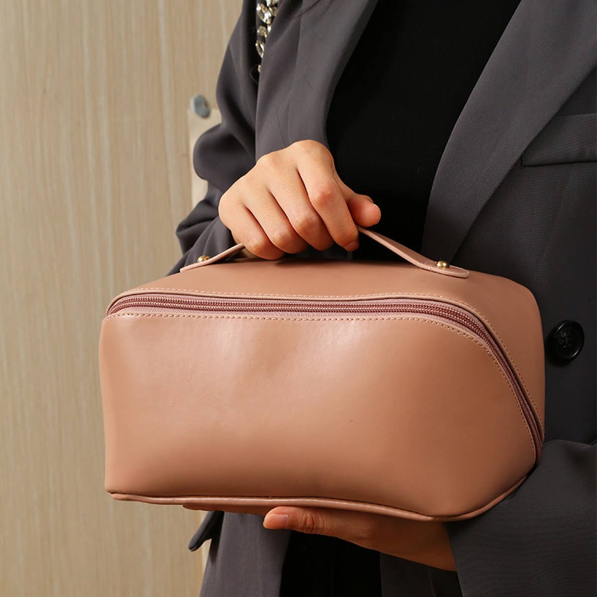WOMEN FASHION SIMPLE PORTABLE COSMETIC BAG_CWAB2629