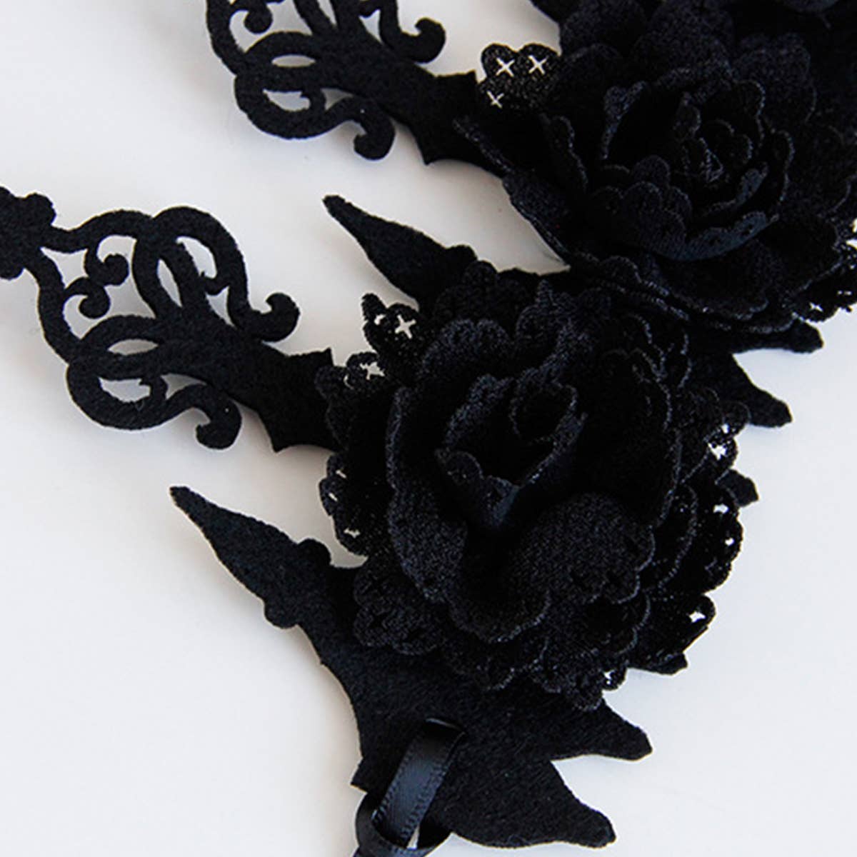 HALLOWEEN FEMALE ROSE VROWN ACCESSORIES