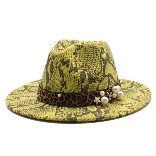 WOOL HAT WITH SNAKE PATTERN AND PEARL ACCESSORIES_CWAH2594