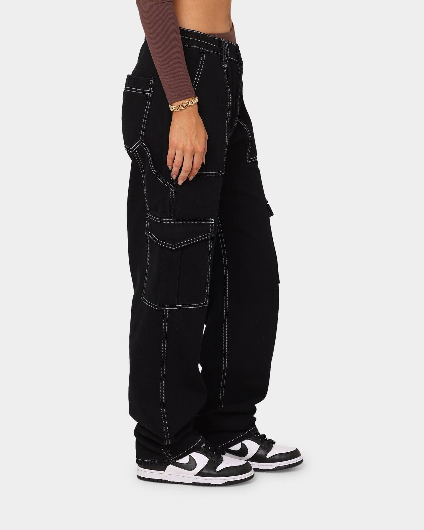 HIGH-WAISTED ELASTIC-WAISTBAND BAGGY CARGO JEANS