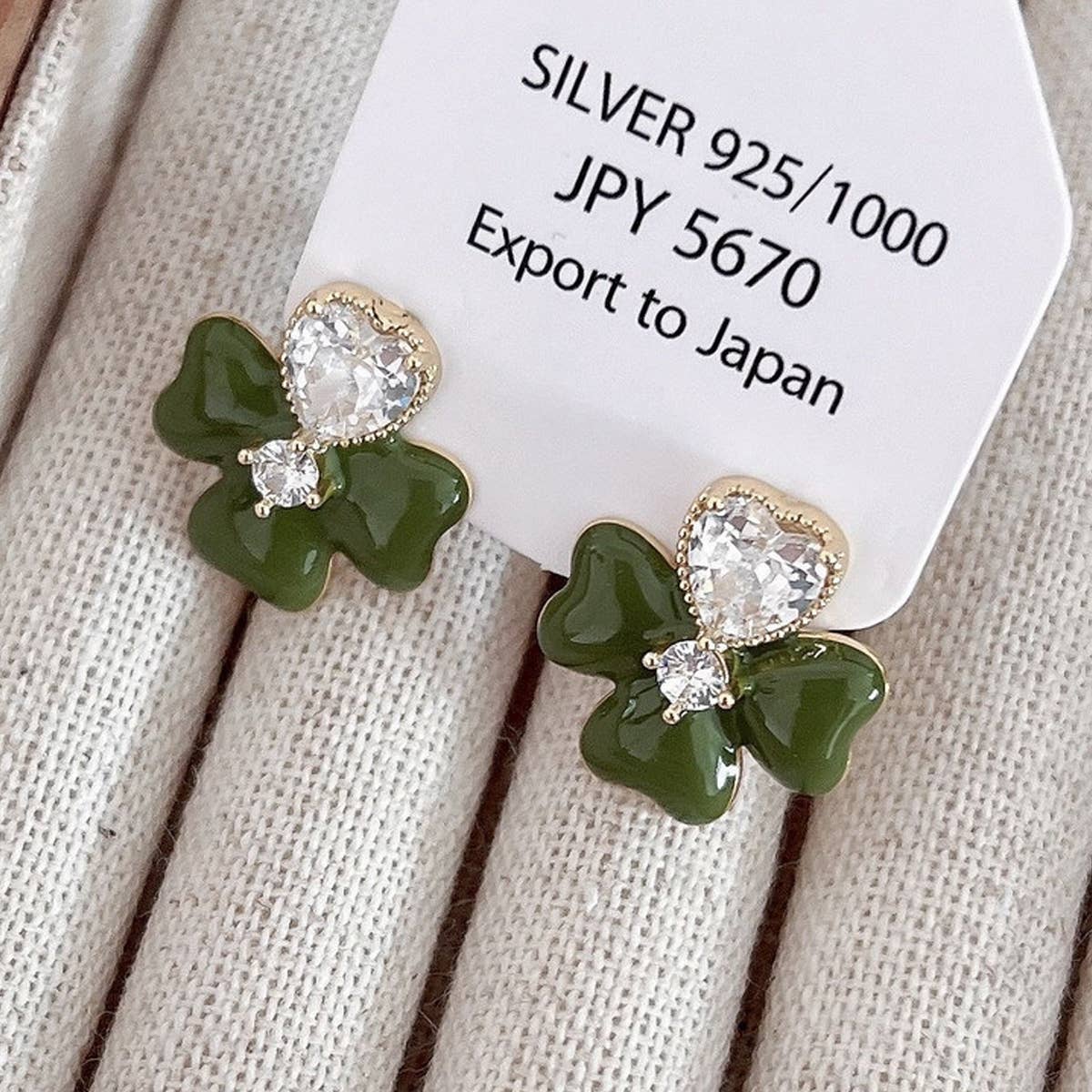 GREEN HEART FLOWER EARRINGS
