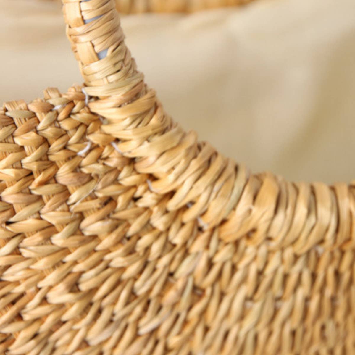 PORTABLE SEMI-CIRCLE WOOL BALL WOVEN BAG_CWAB2117