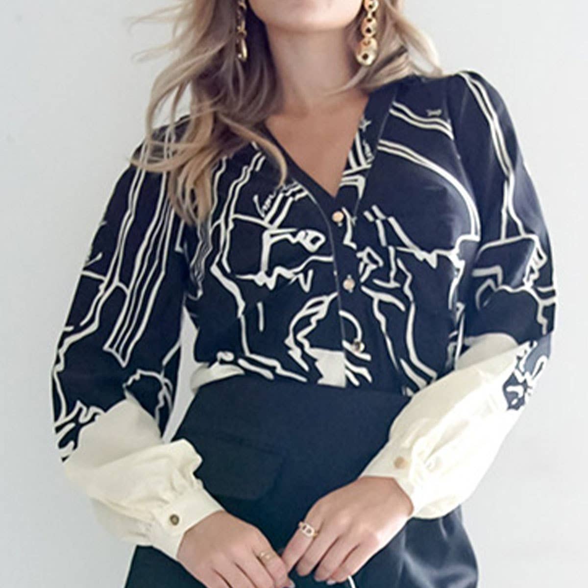 Abstract positioning printed long-sleeved commuter shirt