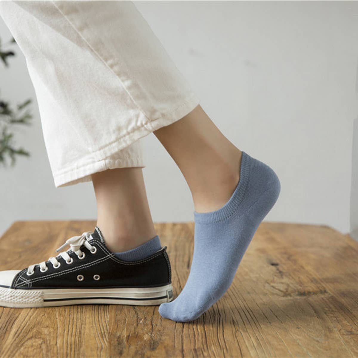 WOMEN SILICONE NON-SLIP INVISIBLE BOAT SOCKS