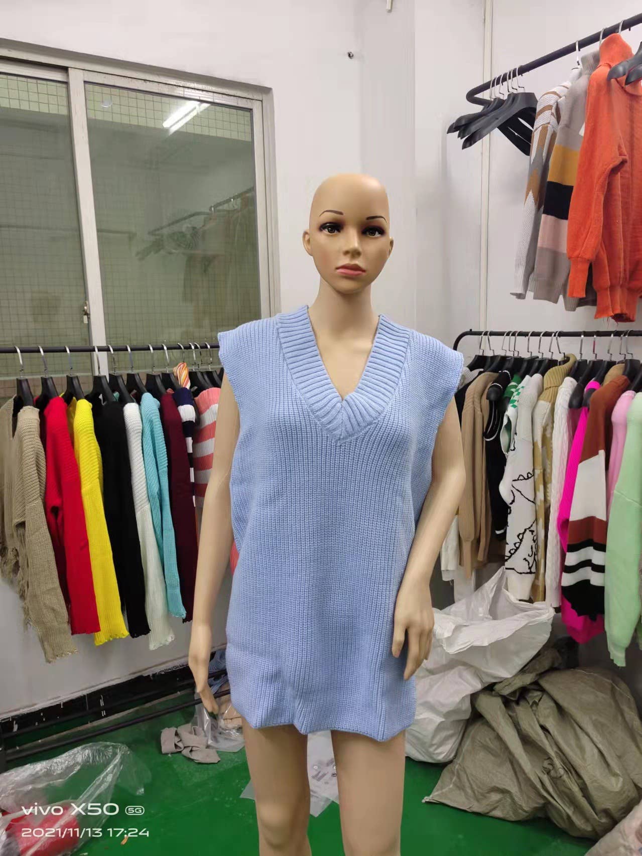 LEISURE COMMUTER V-NECK SOLID COLOR SIMPLE VEST