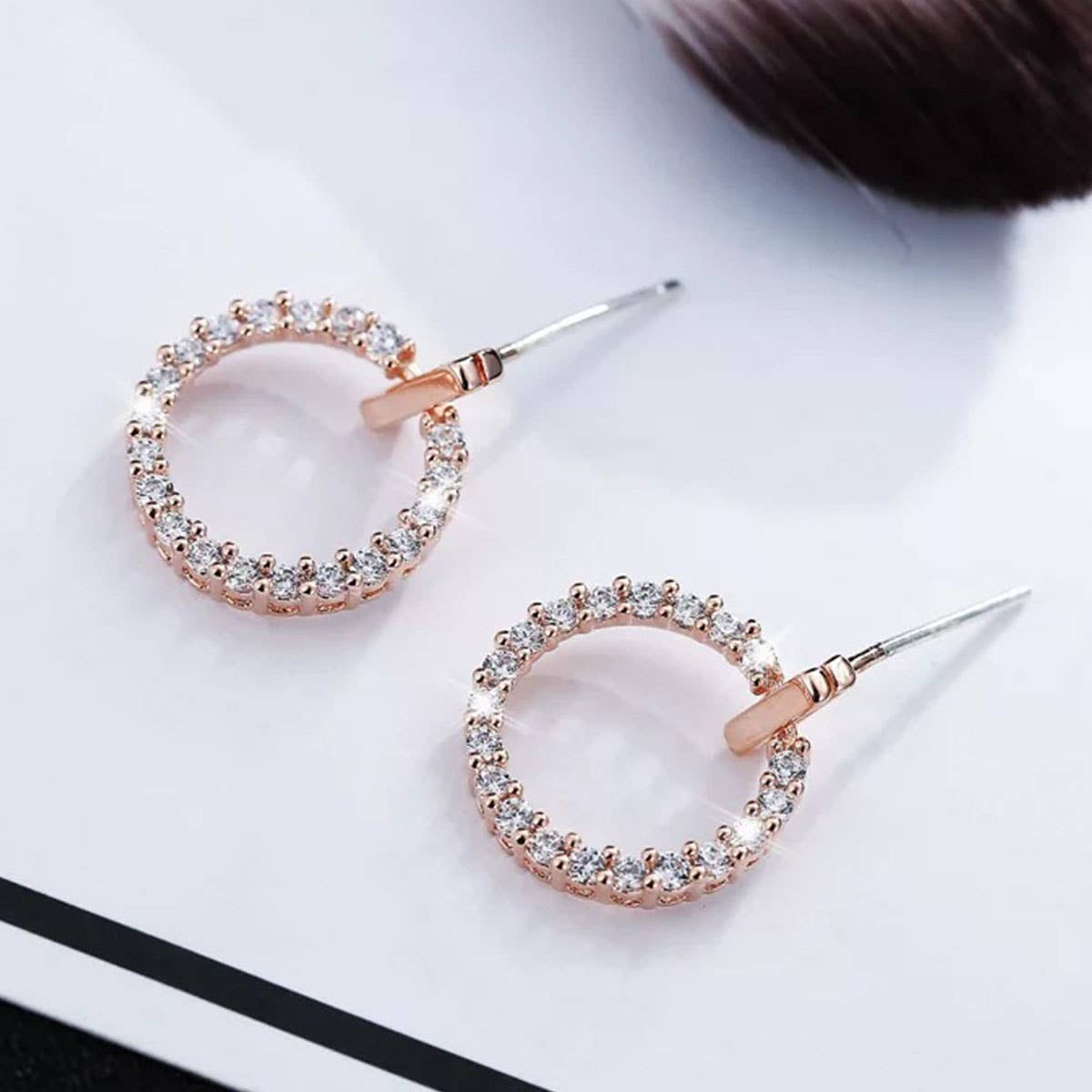 S925 silver needle diamond-encrusted earrings