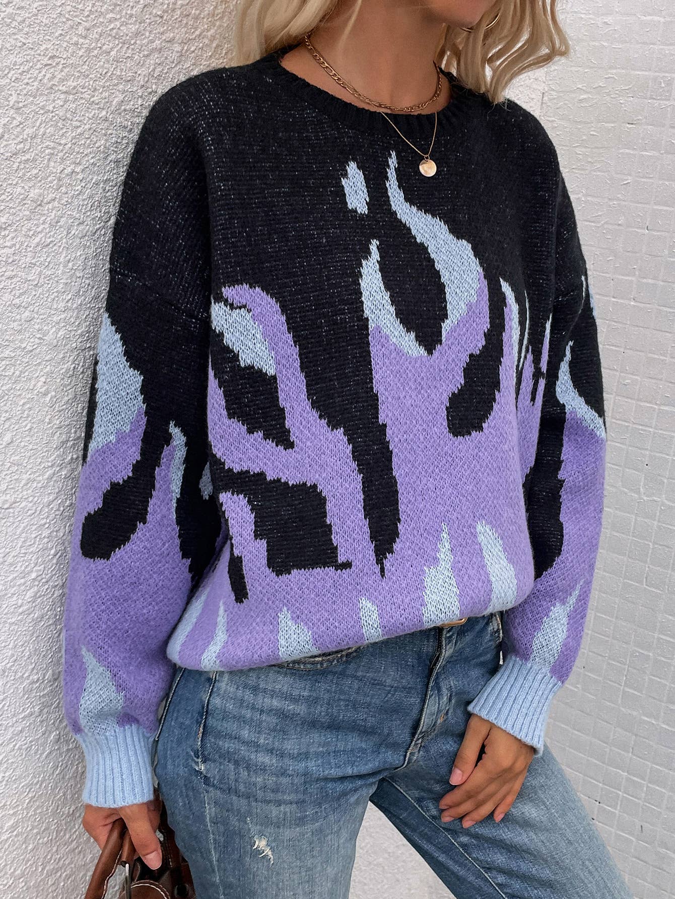 FLAME-JACQUARD CREW-NECK LONG-SLEEVED SWEATER