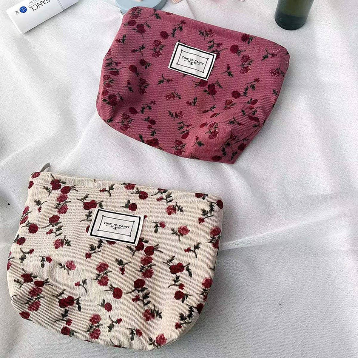 CONTRAST FLOWER PATTERN ZIPPER PORTABLE WASH BAG_CWAB1217