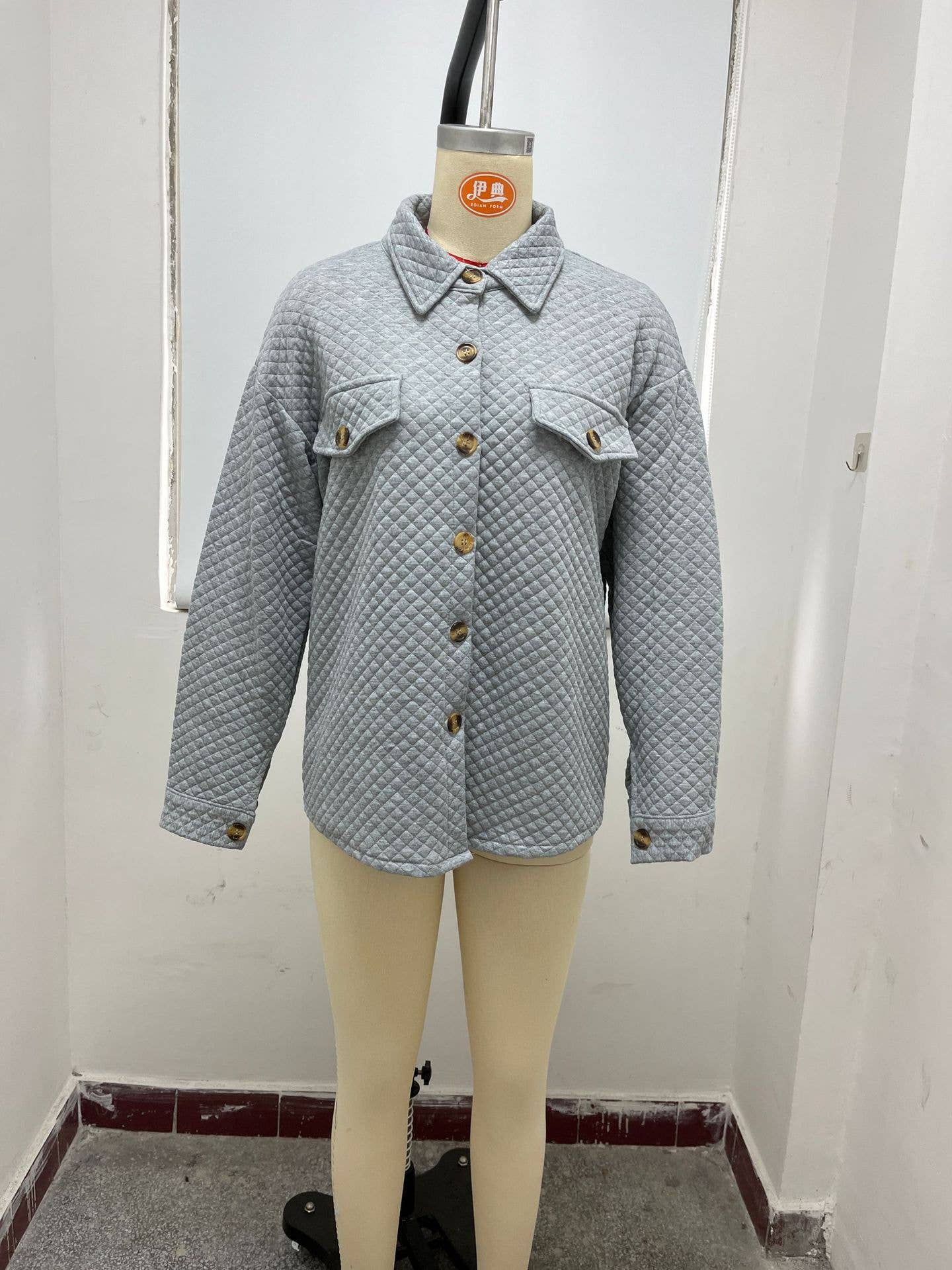 Solid-color diamond-shaped light casual jacket