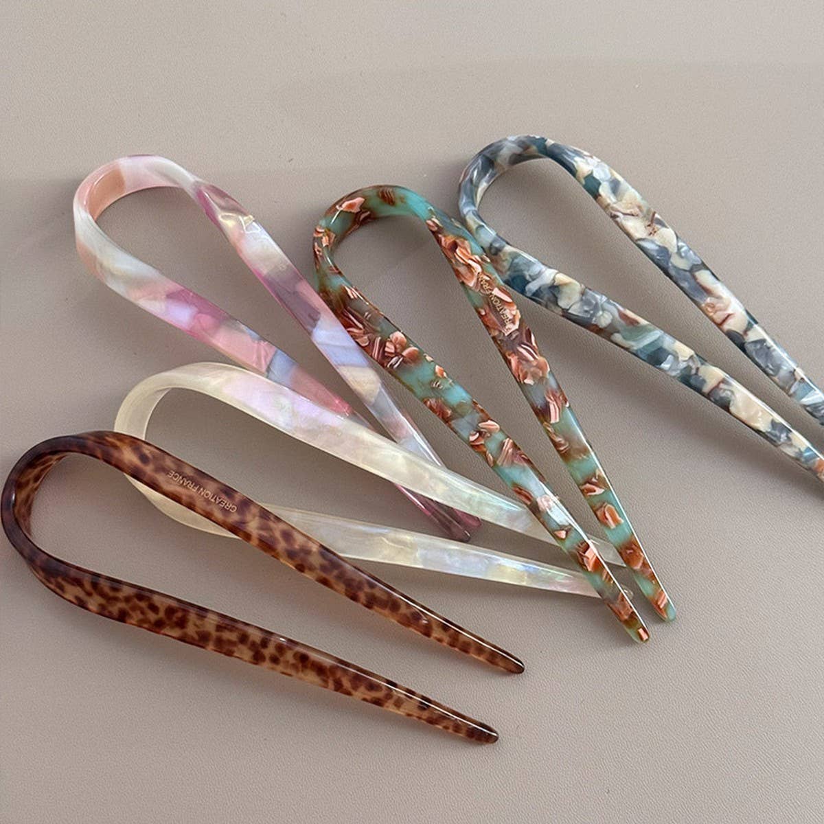 HIGH-END SIMPLE U-SHAPED HAIRPIN