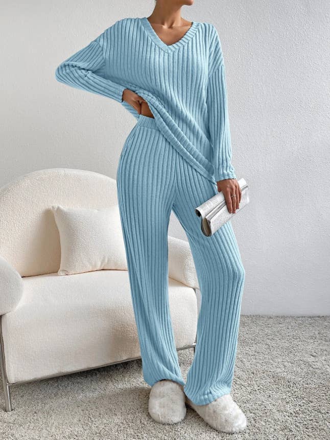 TEMPERAMENT LOOSE V-NECK PIT STRIPE KNITTED SUIT