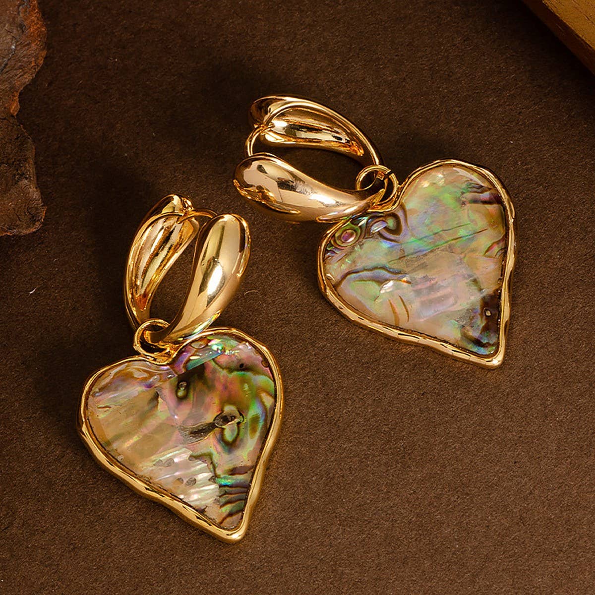 FASHIONABLE HEART ABALONE PENDANT EARRINGS
