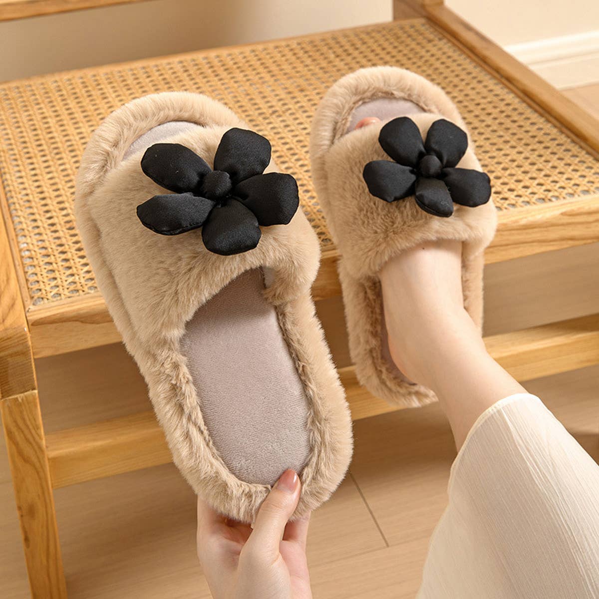 HOME FLOWER OPEN COTTON SLIPPERS