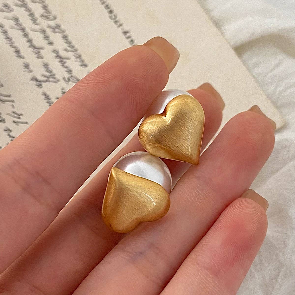 VALENTINE'S DAY FASHION HEART PEARL METAL EARRINGS