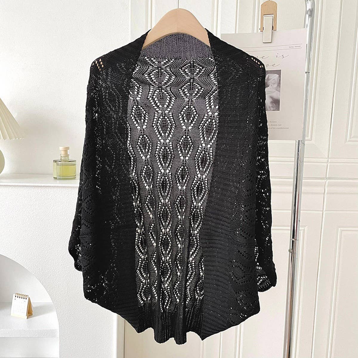DIAMOND-SHAPED HOLLOW KNITTED SHAWL