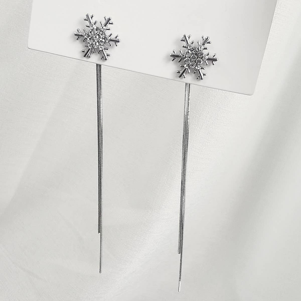 SNOWFLAKE TASSEL SWEET CHRISTMAS EARRINGS_CWAJE1828