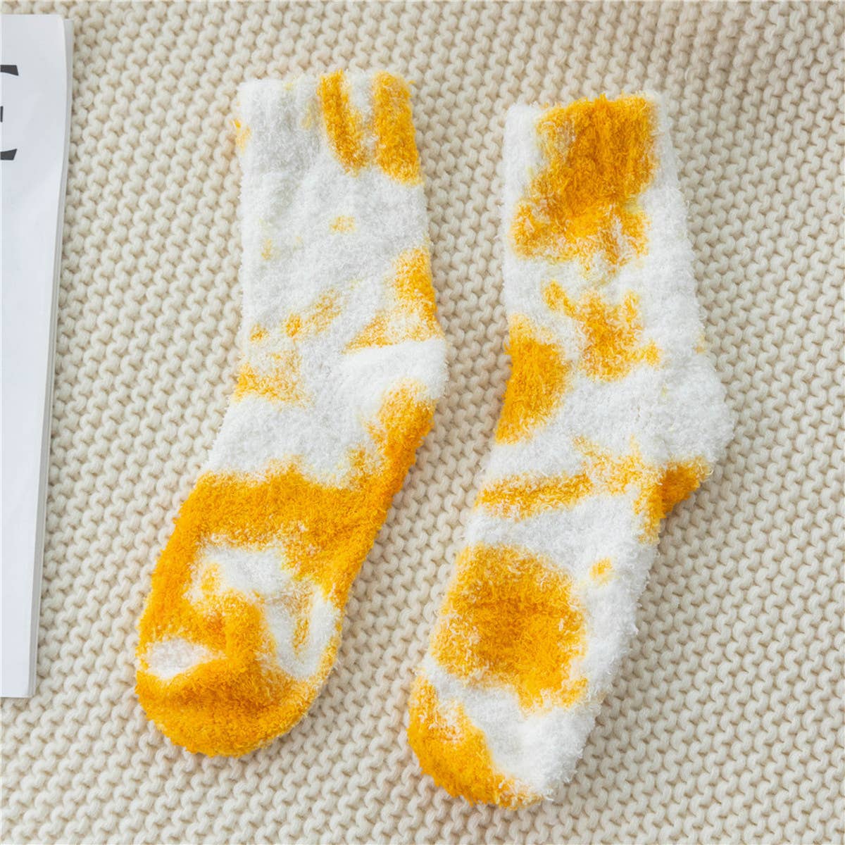 WOMEN PADDED TIE-DYED CORAL VELVET SOCKS