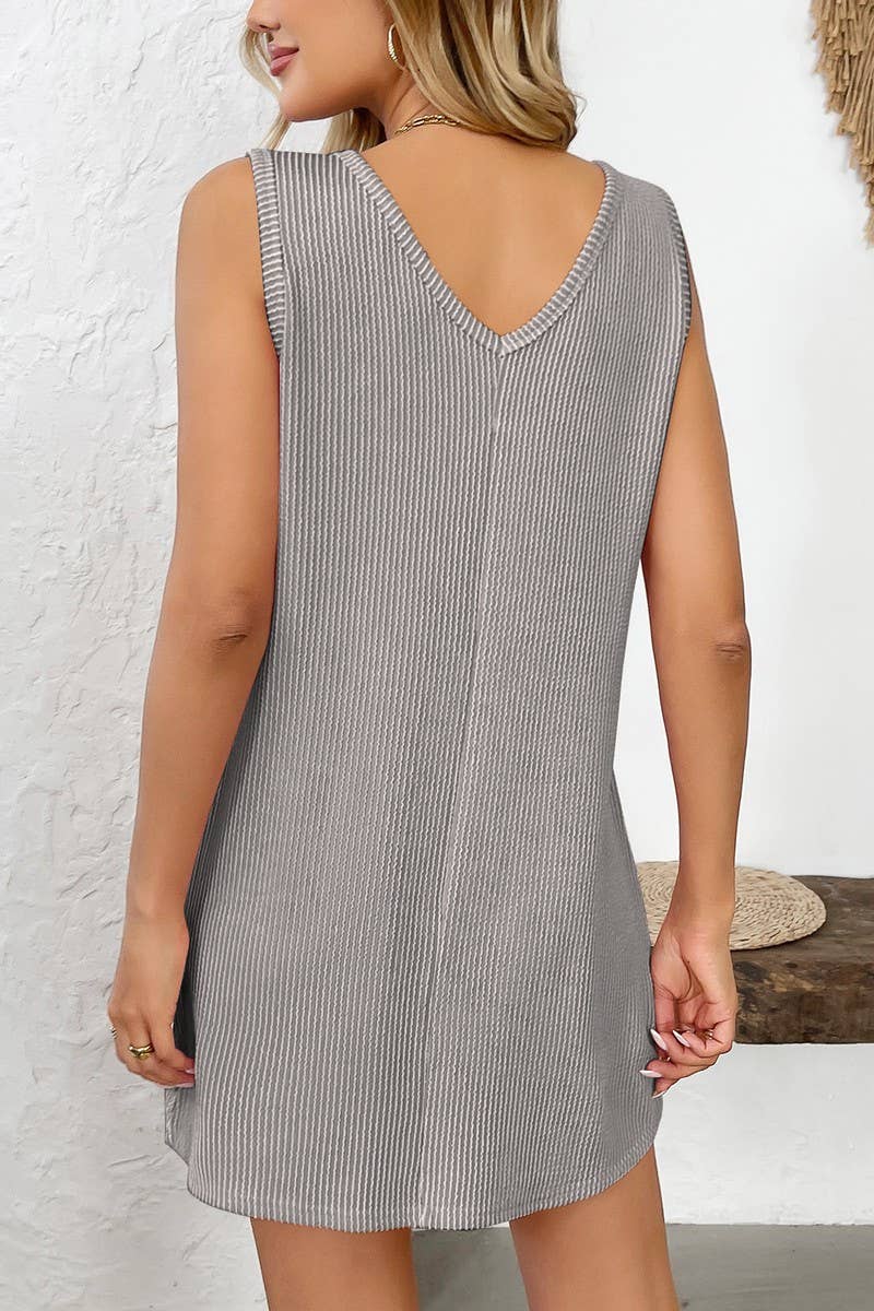 CWDSD6680_SOLID COLOR PULLOVER SLEEVELESS VEST POCKET DRESS