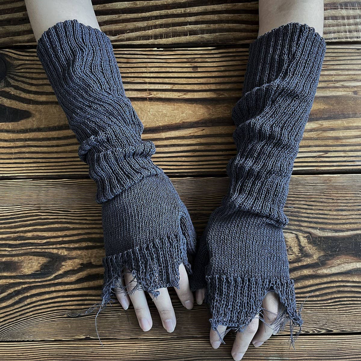 MID-LENGTH SOLID COLOR UNISEX GLOVES