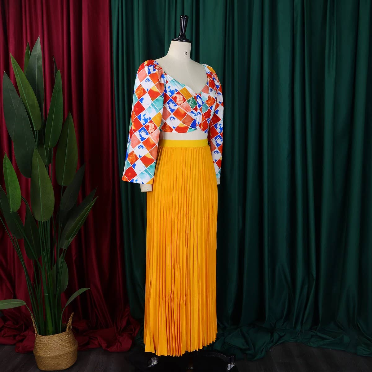 PRINTED TOP PLEATED LONG SKIRT TWO-PIECE SUIT_CWSTB1137