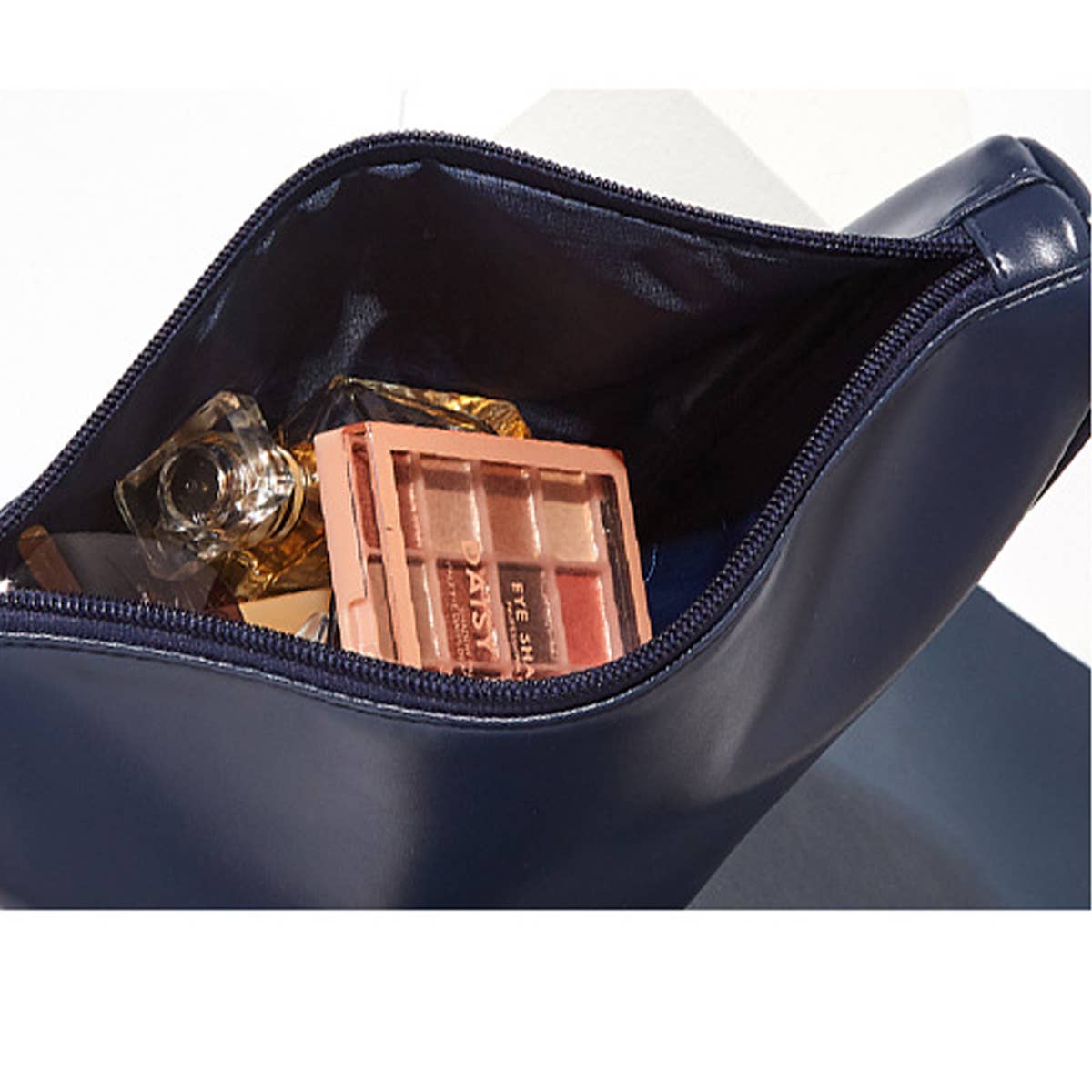 GEOMETRIC TRIANGLE ZIPPER MAKEUP BAG_CWAB1449