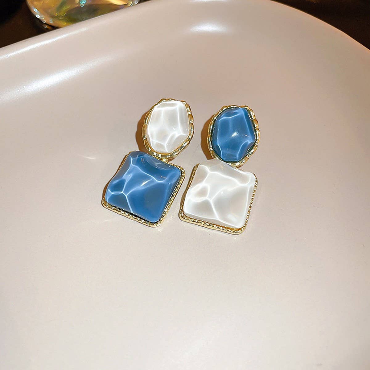 IRREGULAR SQUARE OVAL EARRINGS WITH WATER PATTERNS