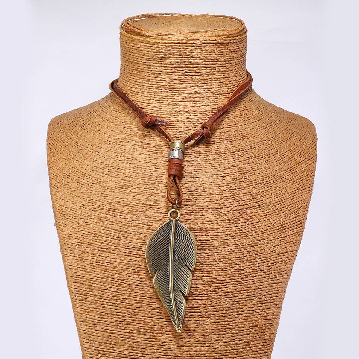 VINTAGE LEAF PENDANT COWHIDE NECKLACE