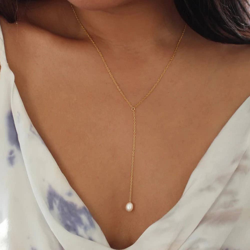 Fashionable simple electroplated pearl necklace